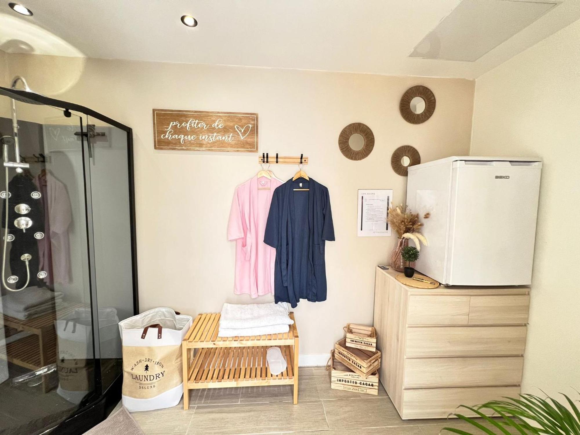 Love Room Tente Lodge Spa Mfg Chez C&C, Exclusivement Reservee Aux Adultes Cantaron 외부 사진