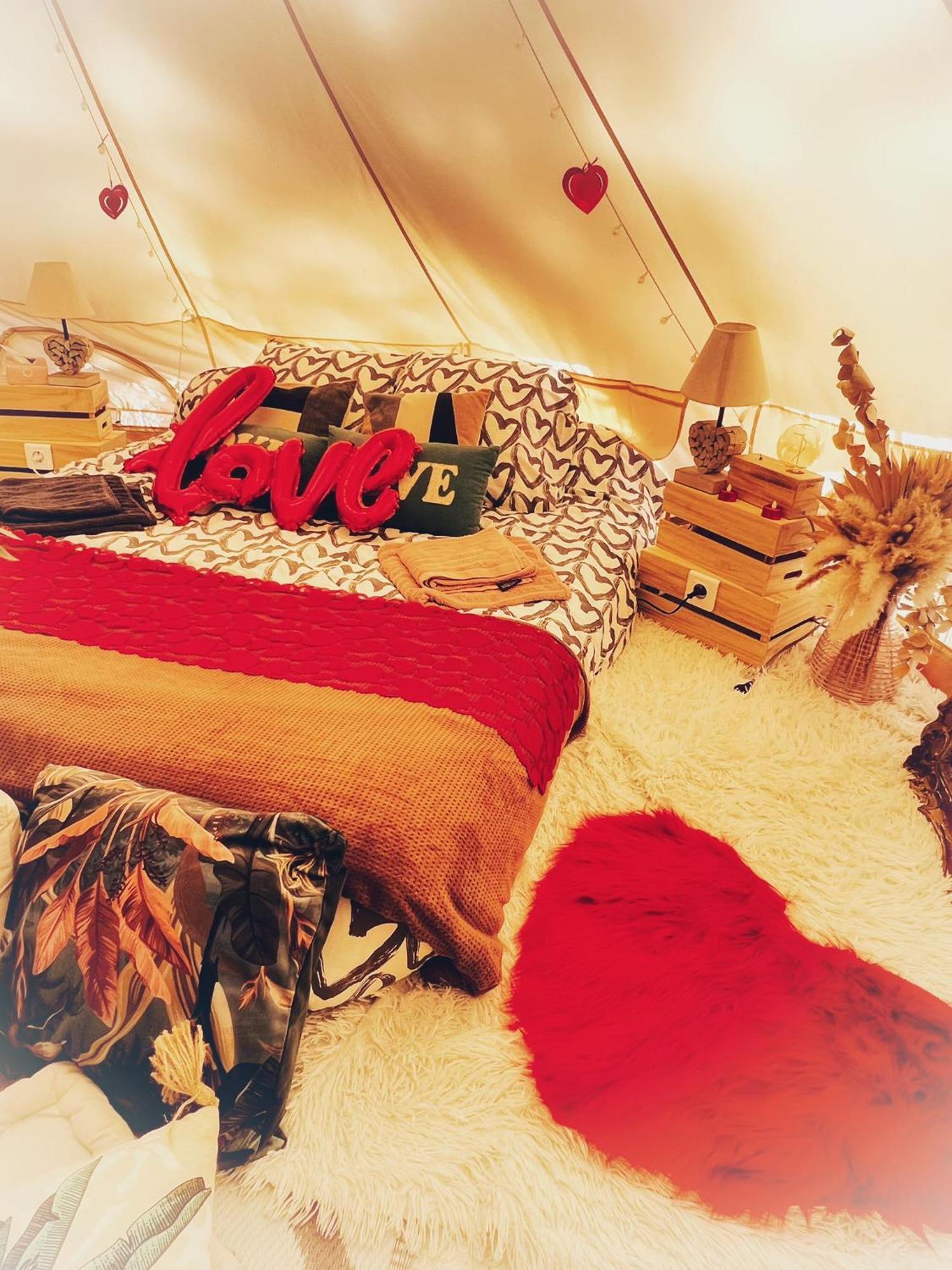 Love Room Tente Lodge Spa Mfg Chez C&C, Exclusivement Reservee Aux Adultes Cantaron 외부 사진